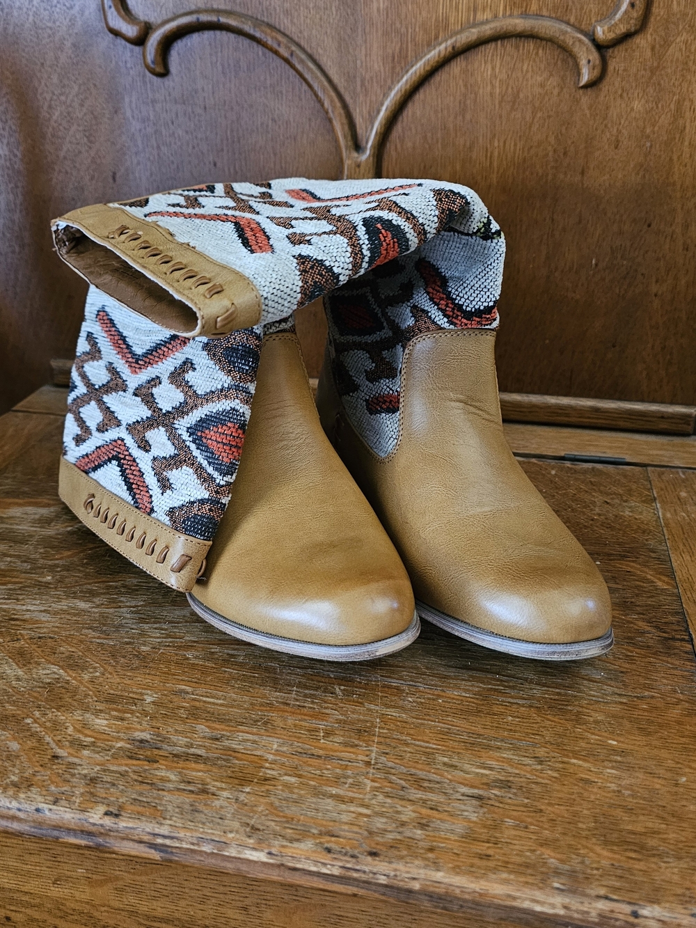 Wanted Aztec Fold Over Boots Tan Faux Leather Southwestern Women's Size 8